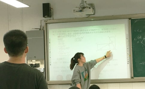 �Z�ԃ�(y��u)�|(zh��)�n��ِ��Ȥ�ĝh�ֽ̌W(xu��)��˼��ͨ��17ƪ��