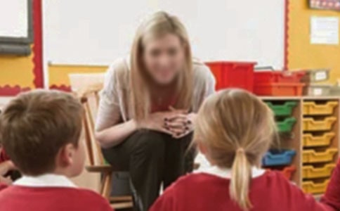 �����ώ����űȾ�180��