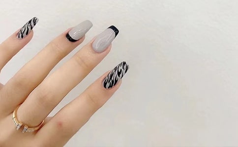 ���׾��w��ӷ���