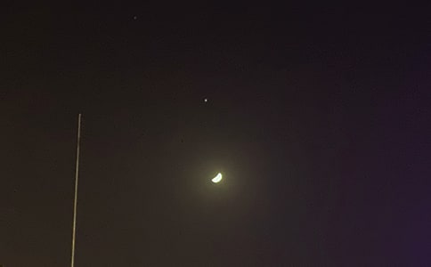 ���TΨ�������İ�80��