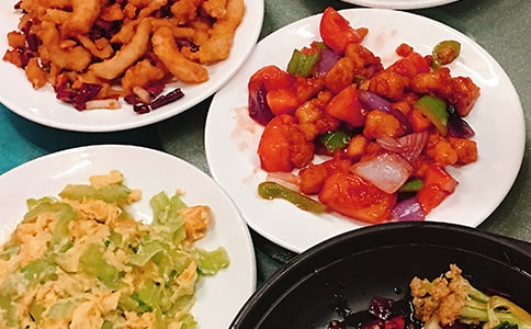 �y�����������