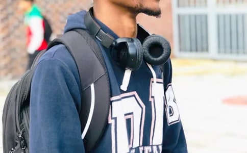 �W�L������