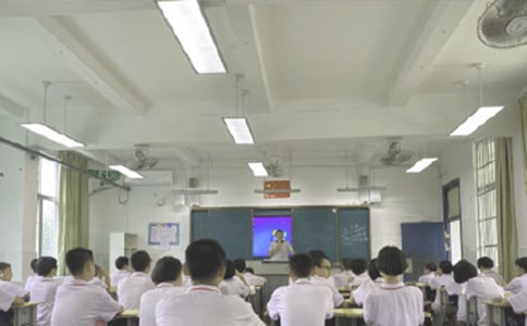 �W(xu��)��(x��)ȫ�������n�ý̌W(xu��)��˼���ĵ��w��(hu��)
